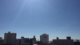 Massa de ar quente mantém temperaturas elevadas no Vale do Paraíba