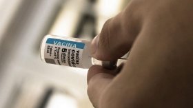 Brasil prepara inclusão de vacinas de covid-19 no calendário de rotina