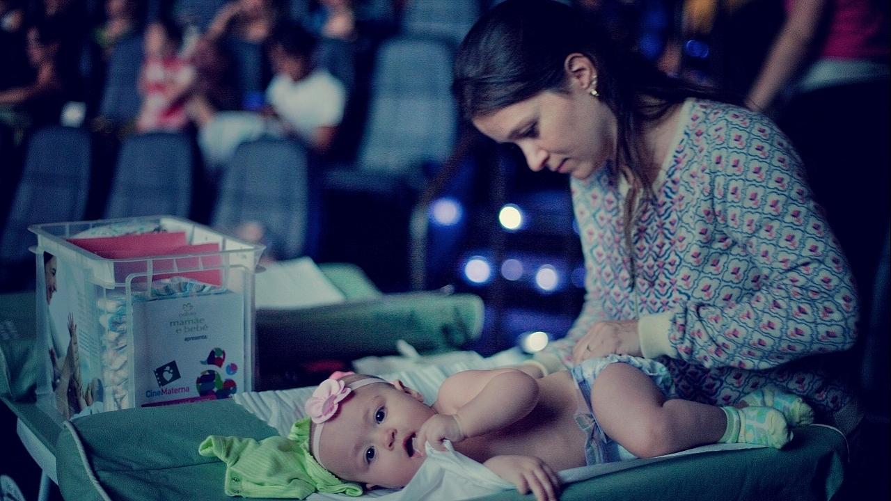 Projeto oferece sessão de cinema para mães com filhos de até 18 meses