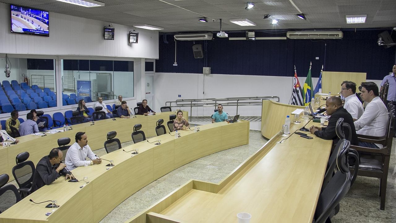 Câmara de Taubaté aprova reajuste de 8% para servidores municipais