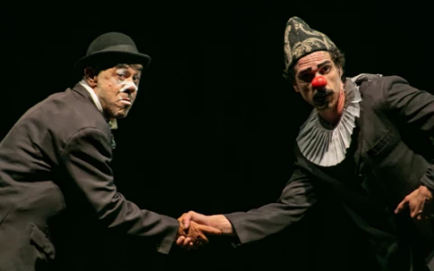 Taubaté: Espetáculo de Teatro - A Noite Dos Palhaços Mudos