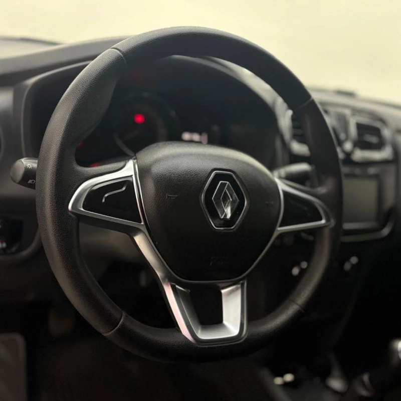Foto 30: RENAULT LOGAN ZEN10MT 2022