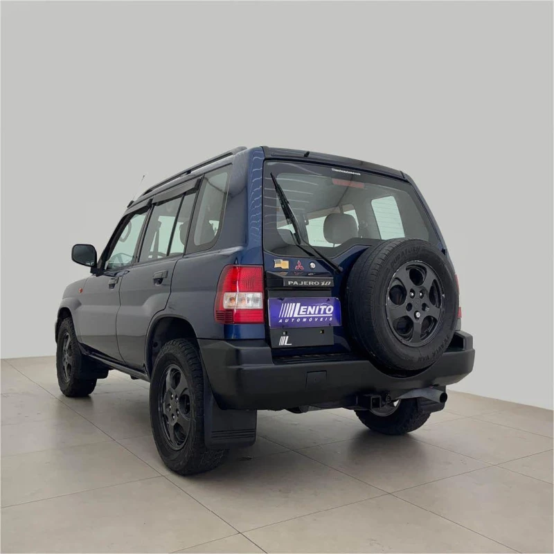 Foto 6: MITSUBISHI PAJERO IO 2001