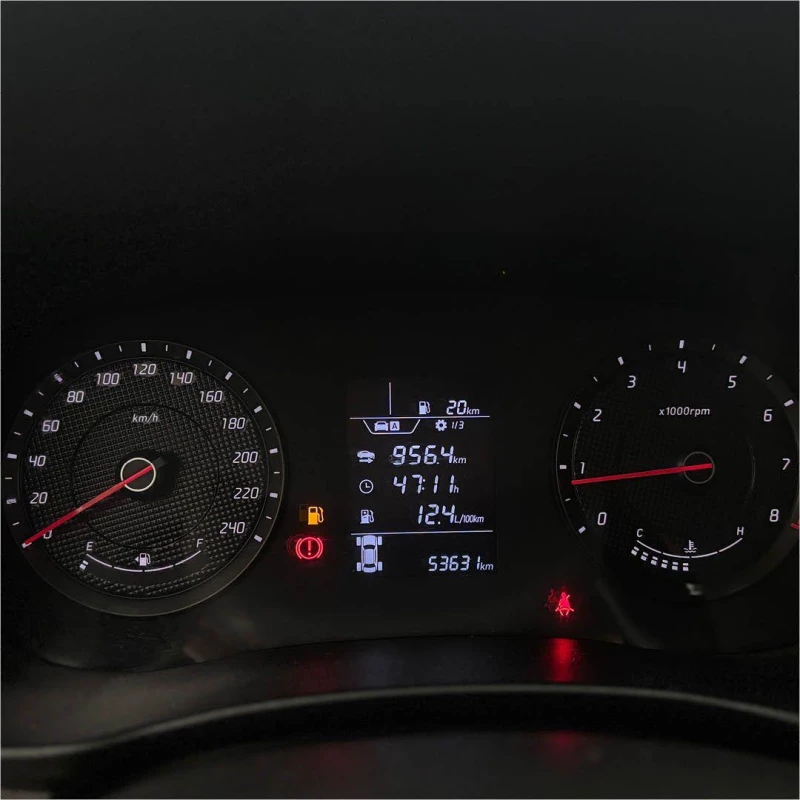 Foto 12: HYUNDAI HYUNDAHB20 10M COMFORT 2024