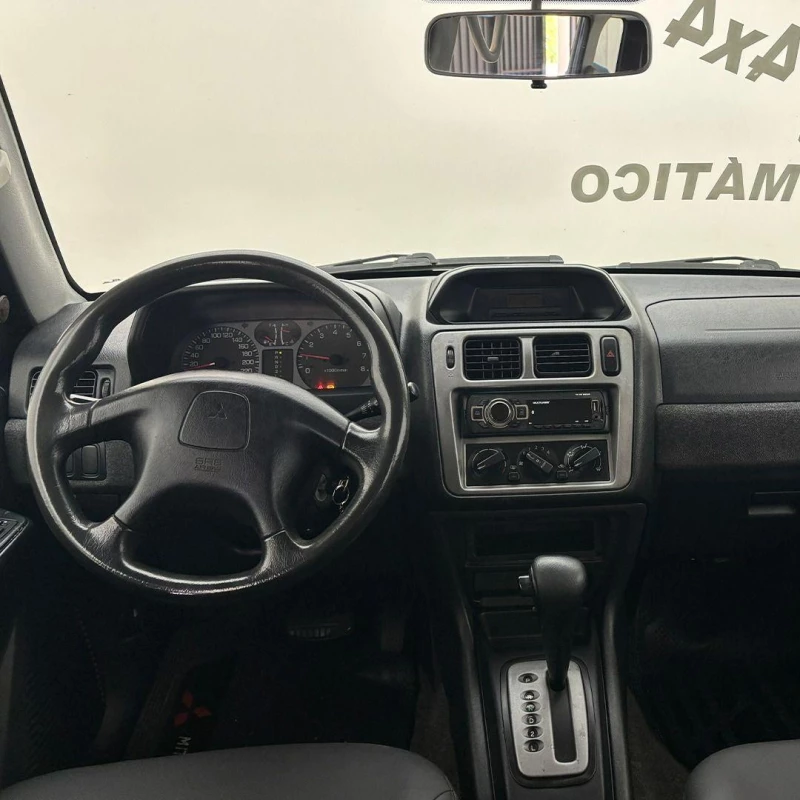 Foto 8: MITSUBISHI PAJERO IO 2001