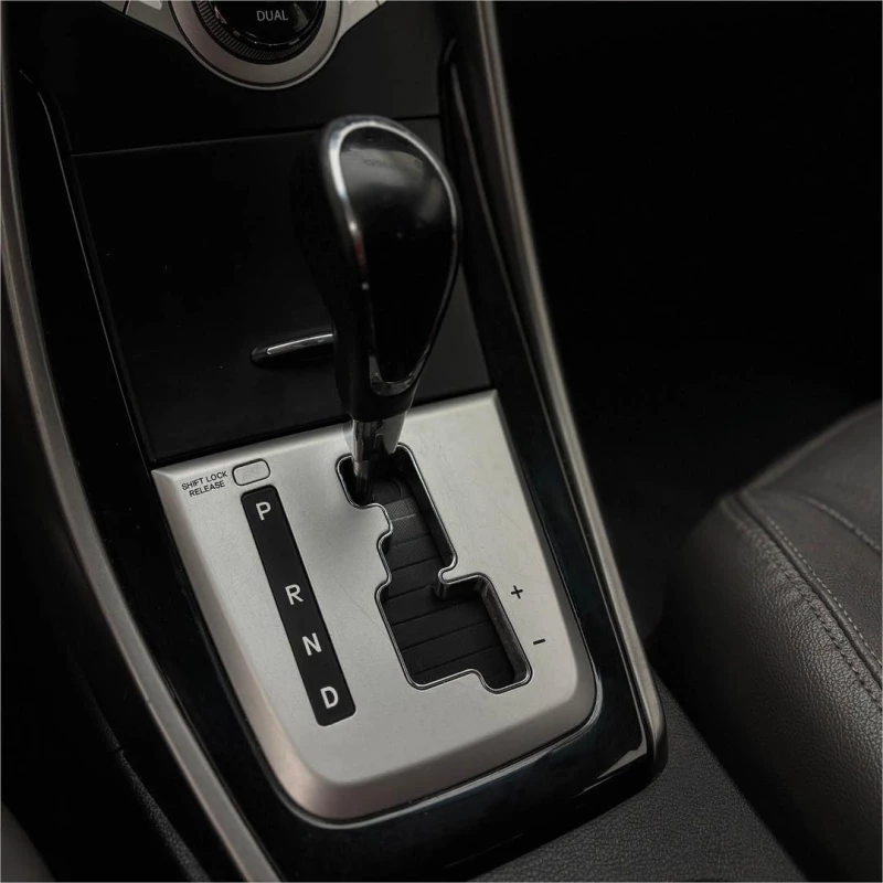 Foto 15: HYUNDAI ELANTRA GLS 2013