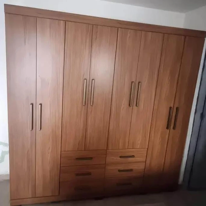 Guarda roupa de casal semi-novo 8 portas