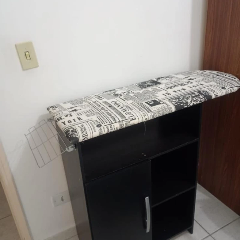 Móvel de passar roupas!! SEMI novo 