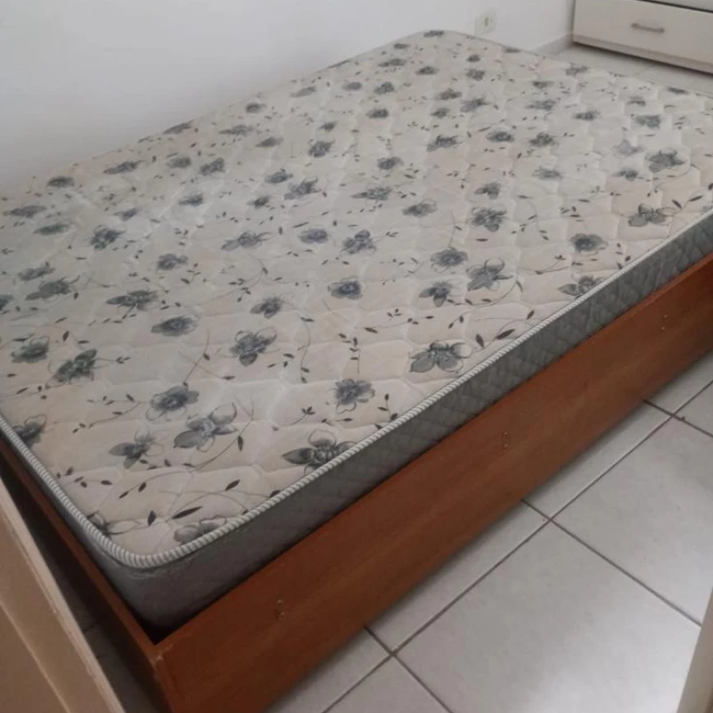 Cama de casal Aera com ou sem colchão !