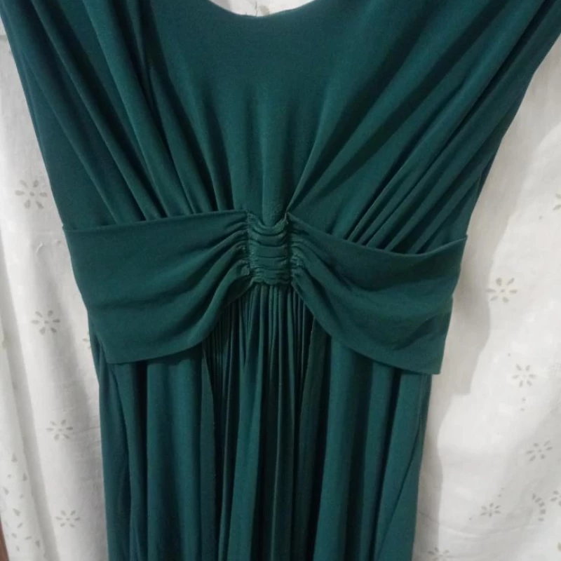 Lindíssimo vestido de festa veste muito bem