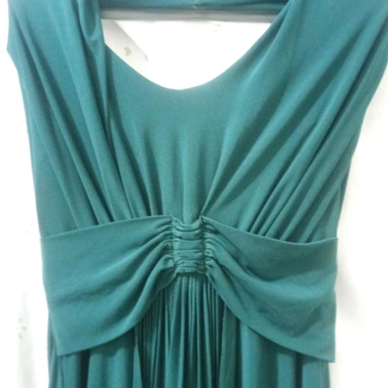 Lindíssimo vestido de festa veste muito bem