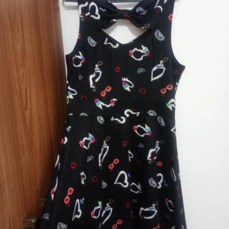 Lindo vestido florido veste muito bem!;)