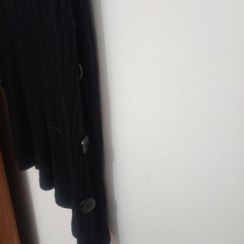 Blusa longa colada com botões na lateral