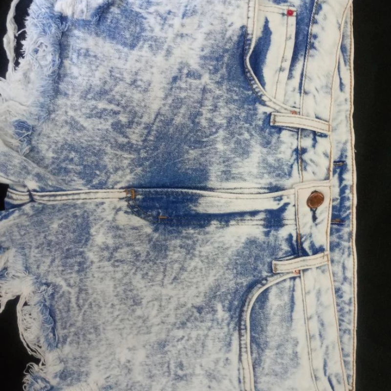 Temos várias bermudas jeans estilosos,;!))
