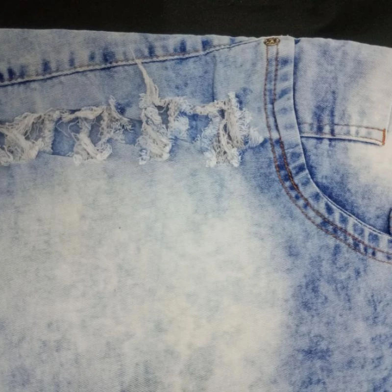 Lindo short jeans com lycra!!! Tamanho 48
