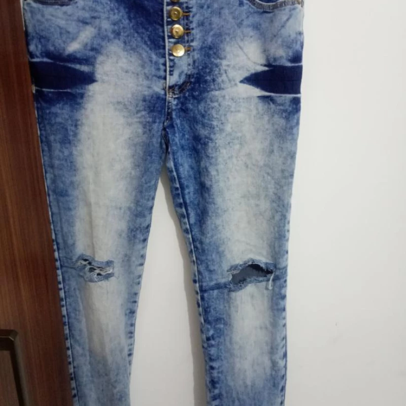 Linda calça jeans chique com lycra luxo