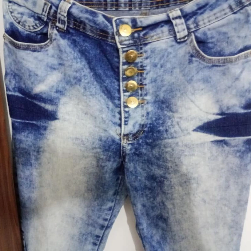 Linda calça jeans chique com lycra luxo