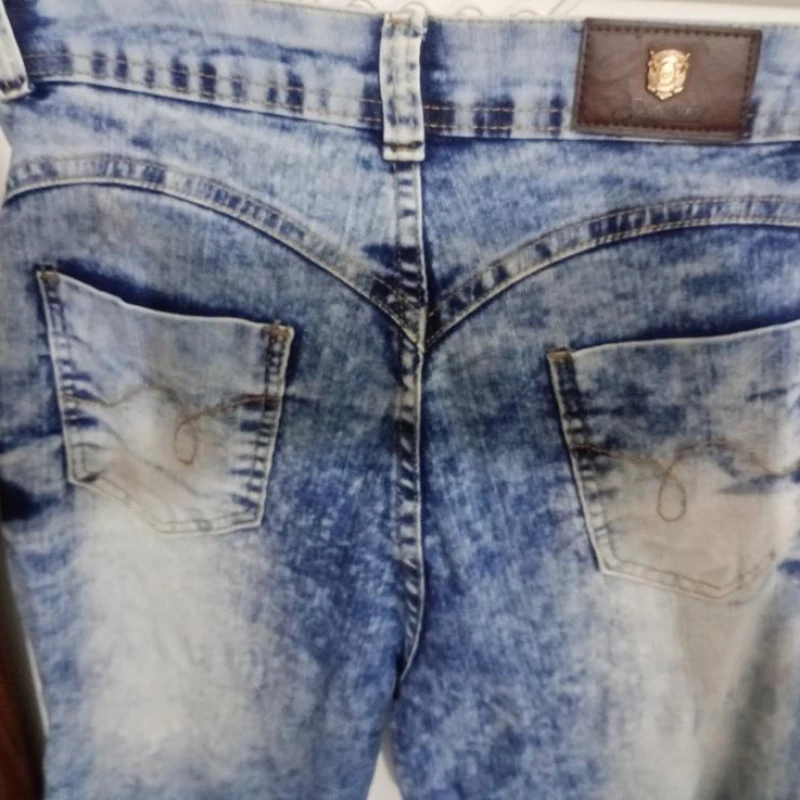 Linda calça jeans chique com lycra luxo