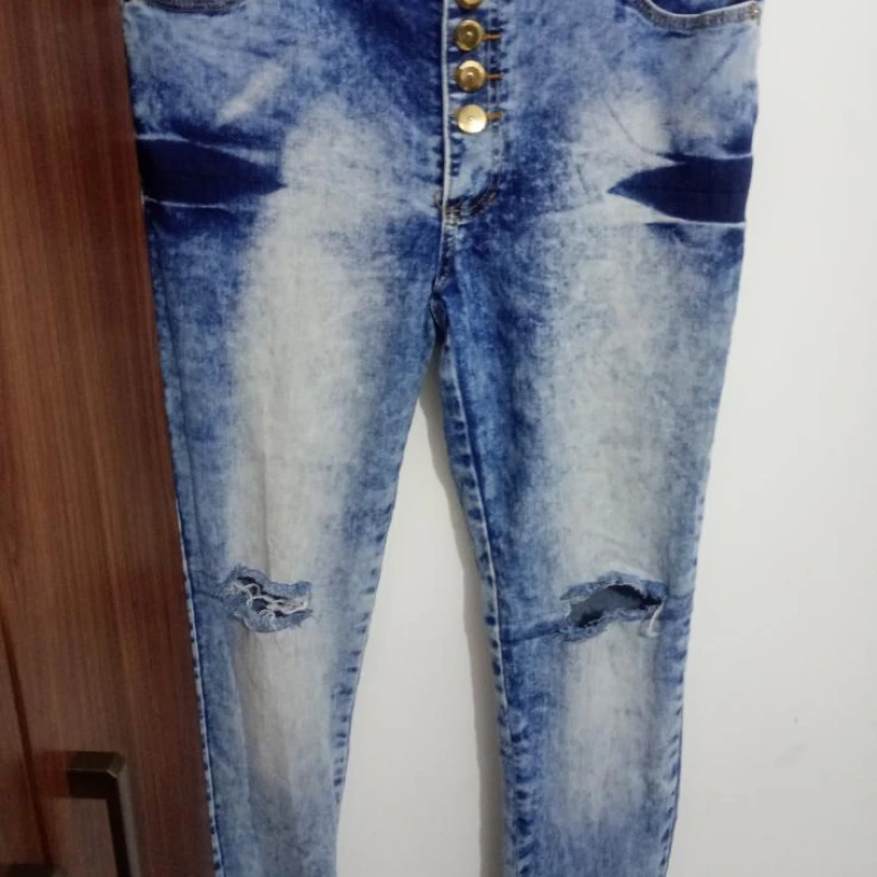 Linda calça jeans chique com lycra luxo