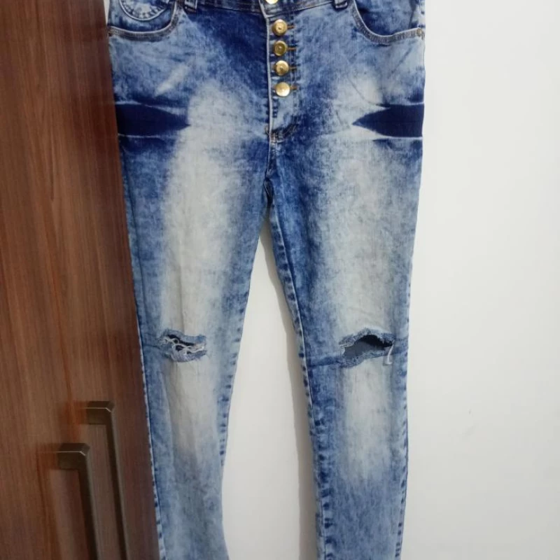 Linda calça jeans chique com lycra luxo