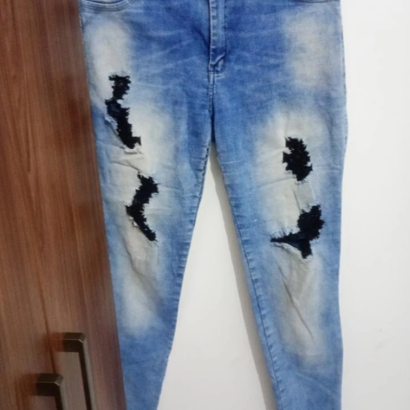 Linda calça rzk tamanho 42 estilosa,