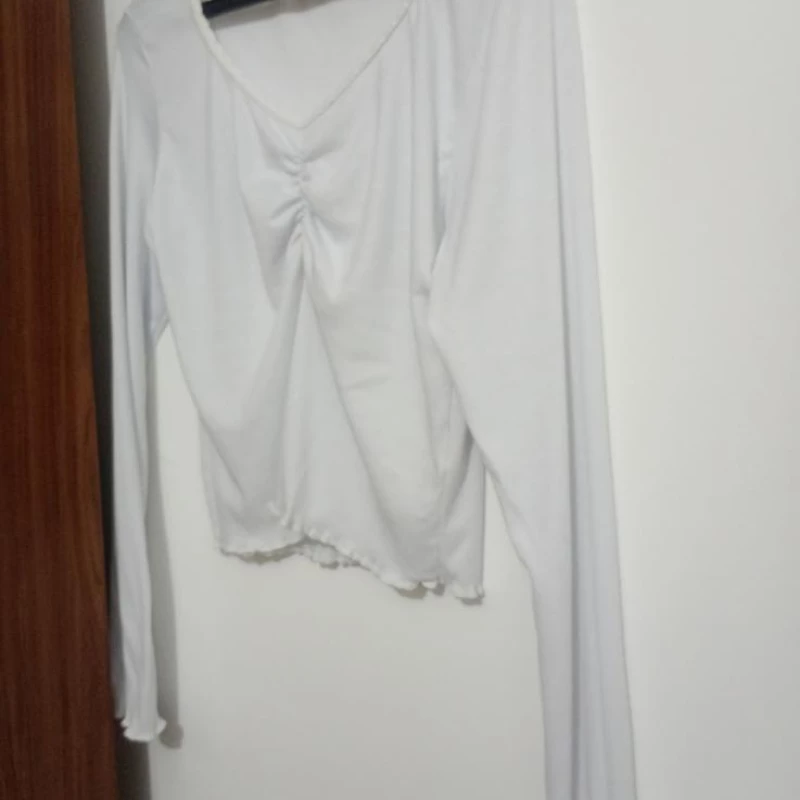 Linda camisa branca com mangas tamanho G