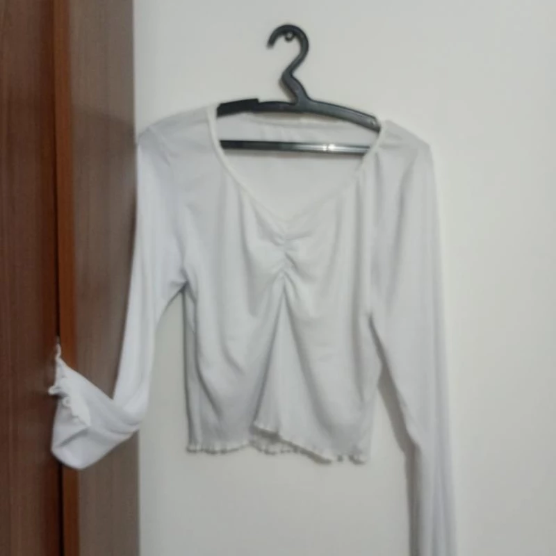 Linda camisa branca com mangas tamanho G