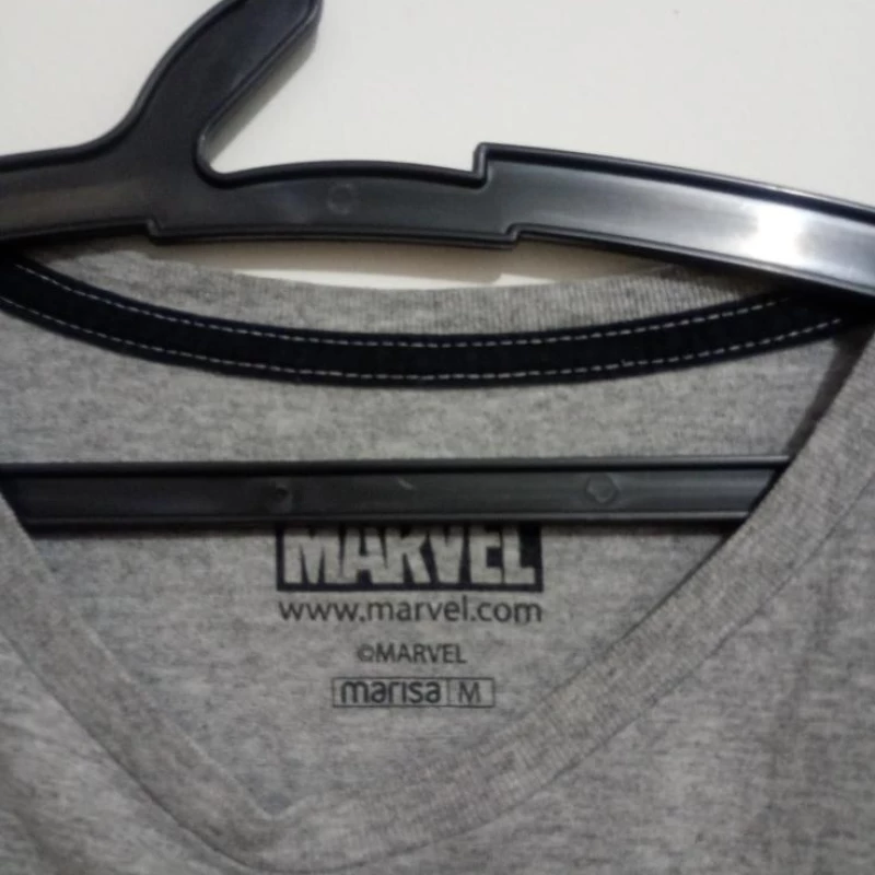 Blusa da Marvel tamanho M