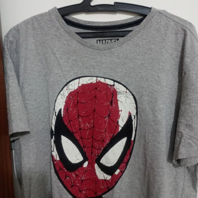 Blusa da Marvel tamanho M