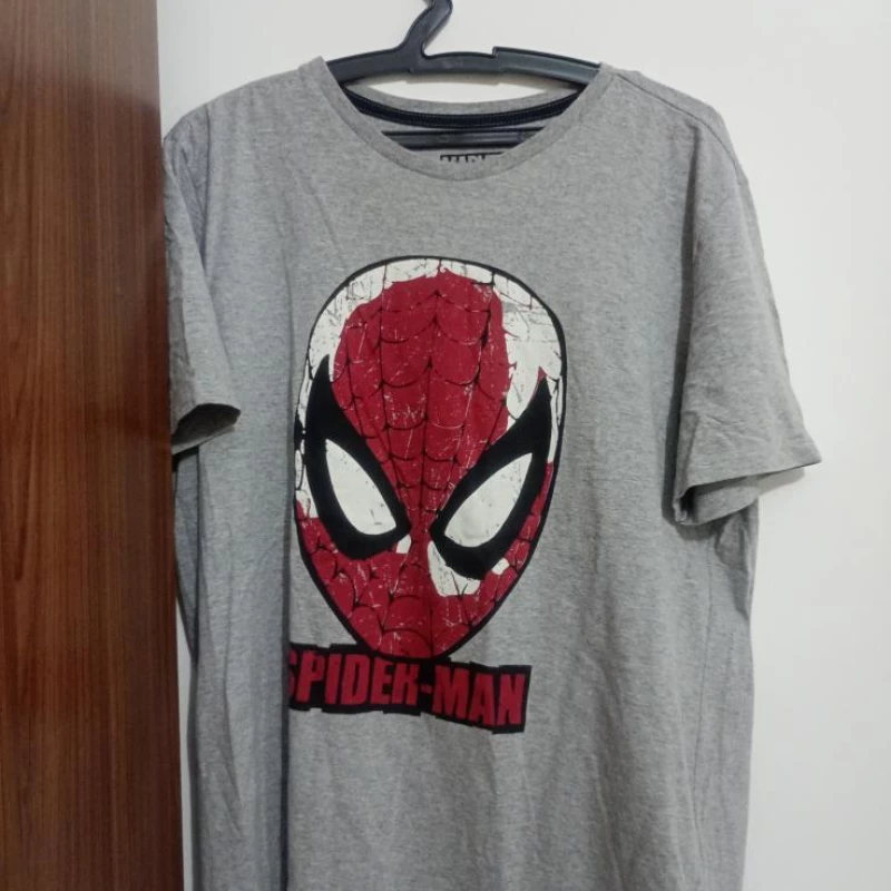 Blusa da Marvel tamanho M
