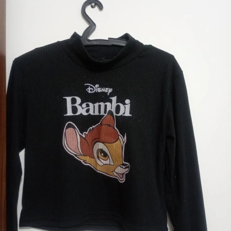 Linda blusa Bambi preta tamanho G c mangas