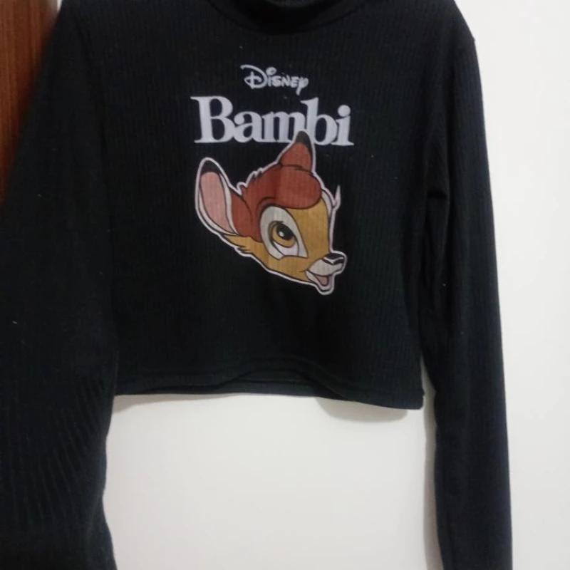 Linda blusa Bambi preta tamanho G c mangas