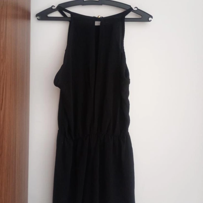 Macacão preto fino tamanho M