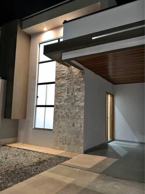Foto 1: Casa 03 dormitórios Pé Direito Alto