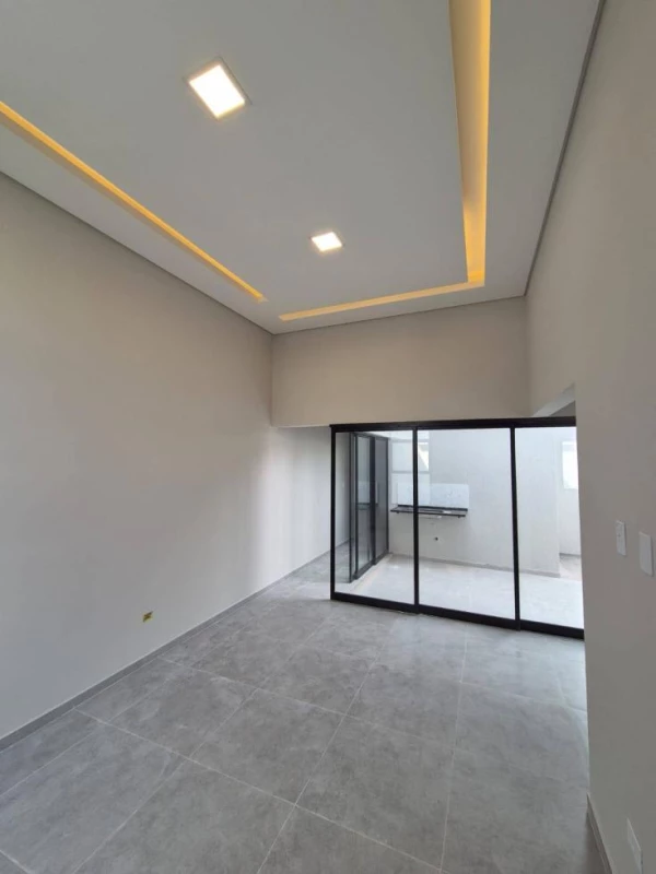 Foto 5: Belíssima Casa 3 dormitórios com Suíte