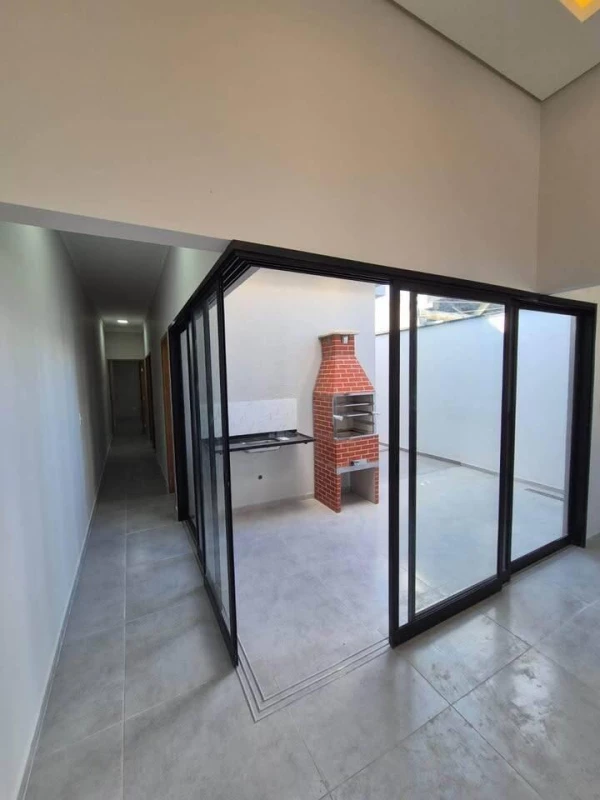 Foto 8: Belíssima Casa 3 dormitórios com Suíte