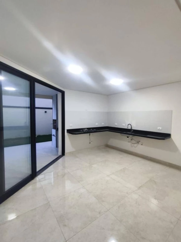 Foto 9: Belíssima Casa 3 dormitórios com Suíte