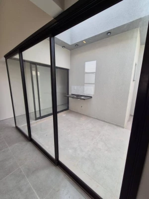Foto 12: Belíssima Casa 3 dormitórios com Suíte