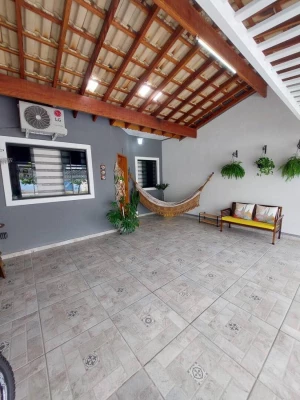 Foto 2: Belíssima Casa 3 dormitórios com Suíte e linda Área Gourmet no bairro Jardim Oásis em Taubaté SP