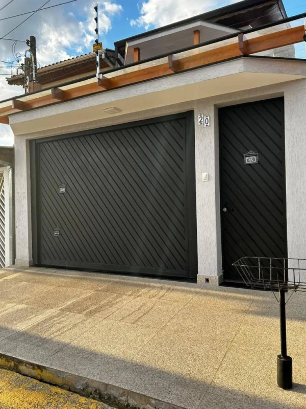 Foto 1: Sobrado 3 dormitórios com Área Gourmet e Jacuzzi no Parque Urupês