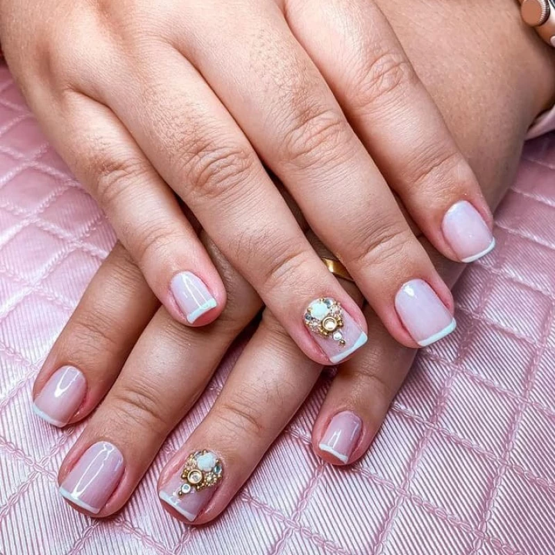 MANICURE E PEDICURE 