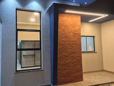 Belíssima Casa 3 dormitórios com Suíte