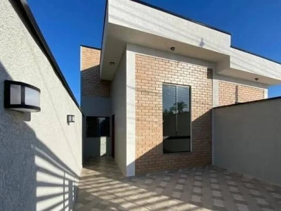 Bela casa recém construída na Esplanada Independência