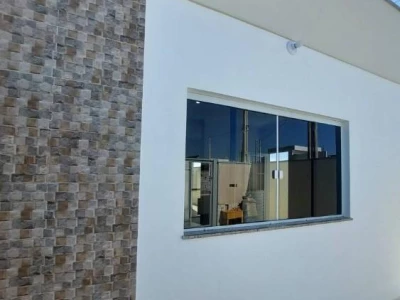 CASA 2 DORMITÓRIOS COM SUÍTE  NOVA NO AREÃO