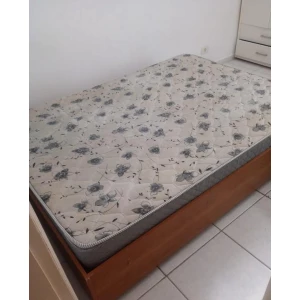 Cama de casal Aera com ou sem colchão ! 