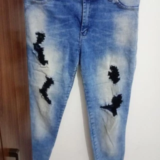 Linda calça rzk tamanho 42 estilosa, 