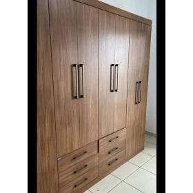 Foto Guarda roupa de casal semi-novo 8 portas