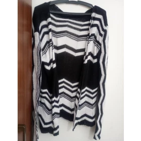 Foto Lindo casaco de lã sem botão muito confortável