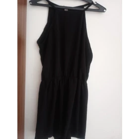 Foto Macacão preto fino tamanho M