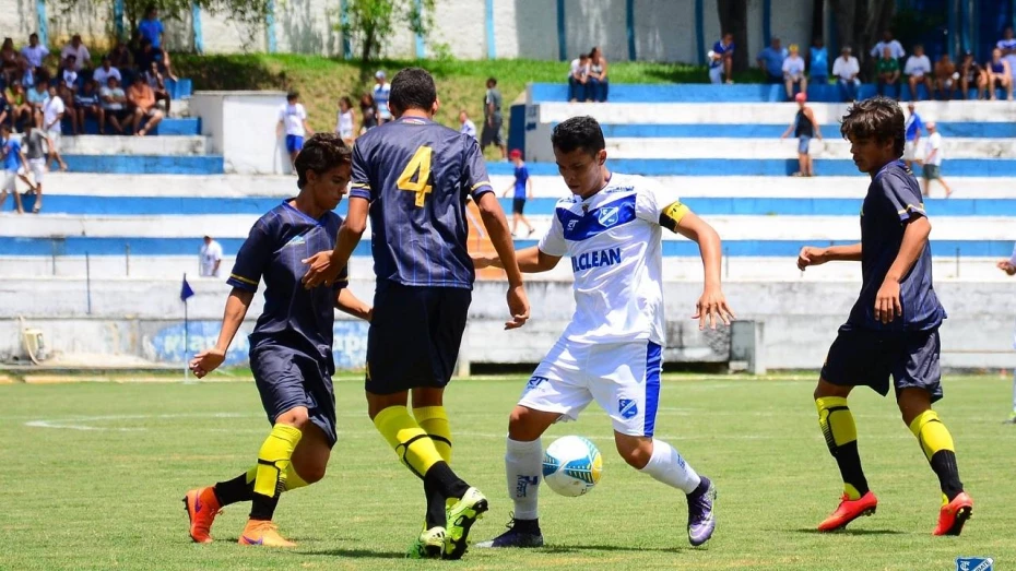 Burrinho e Bahia definem liderança do Grupo 21 da Copa SP Burrinho e Bahia definem liderança do Grupo 21 da Copa SP